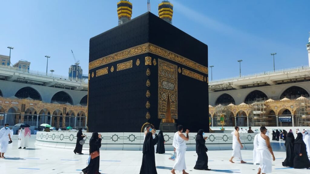 Common Mistakes Travelers Should Avoid on Their Umrah Journey Surrey wedding photographer